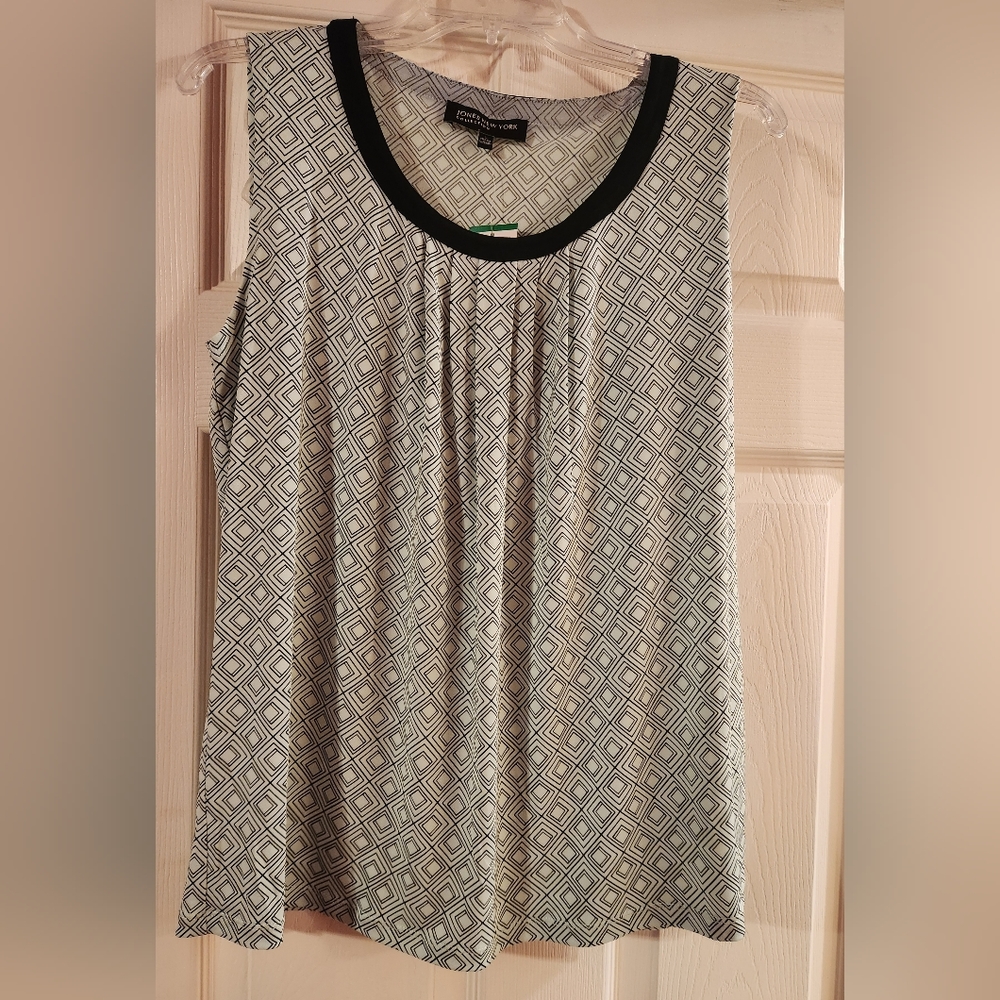 Size Large Jones New York Geometric Sleeveless Tank